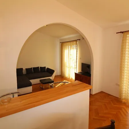 Centre&free Parking Makarska