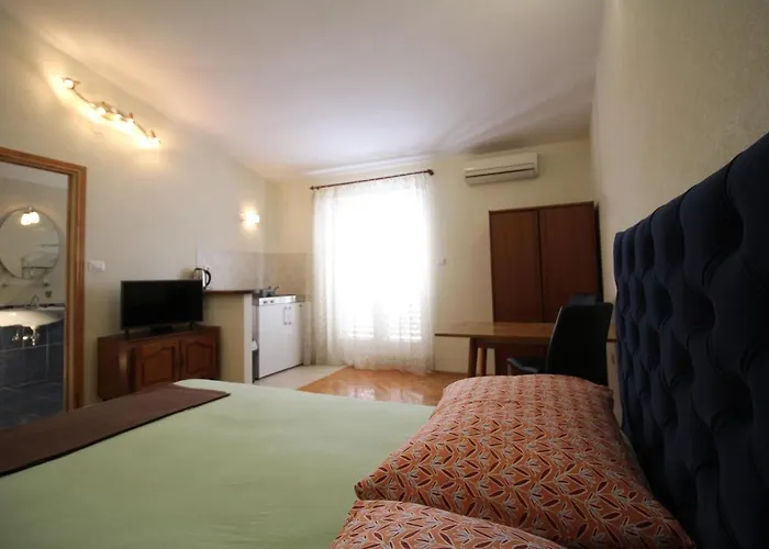 Apartment Centre & Free Private Parking