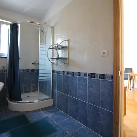 Centre & Free Private Parking