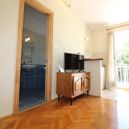 Centre & Free Private Parking Makarska