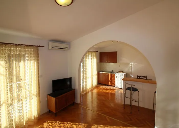 Centre & Free Private Parking Apartman Makarska